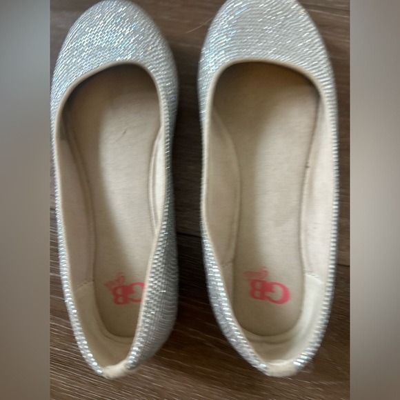 Girls GB Girls Elegant Silver Rhinestone Flats - Picture 5 of 6